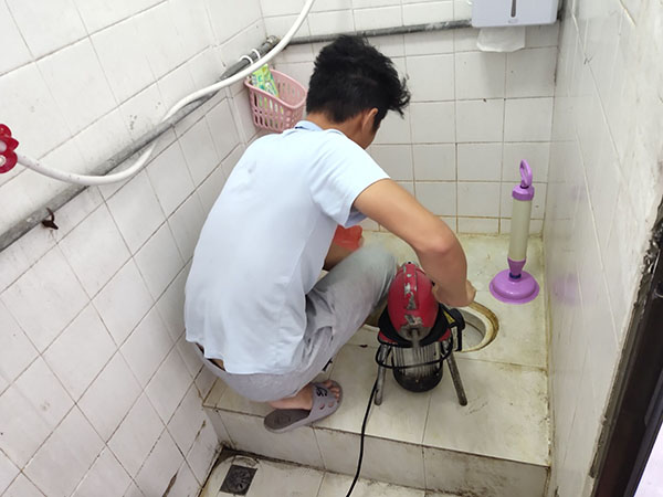南昌肥皂掉到馬桶里把馬桶堵住了怎么辦？馬桶堵住了怎么辦